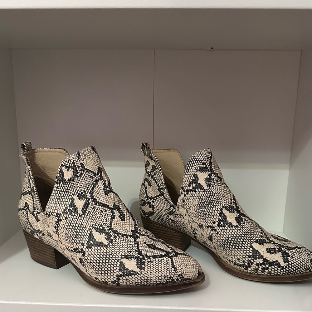 CL by Laundry Snake embossed booties